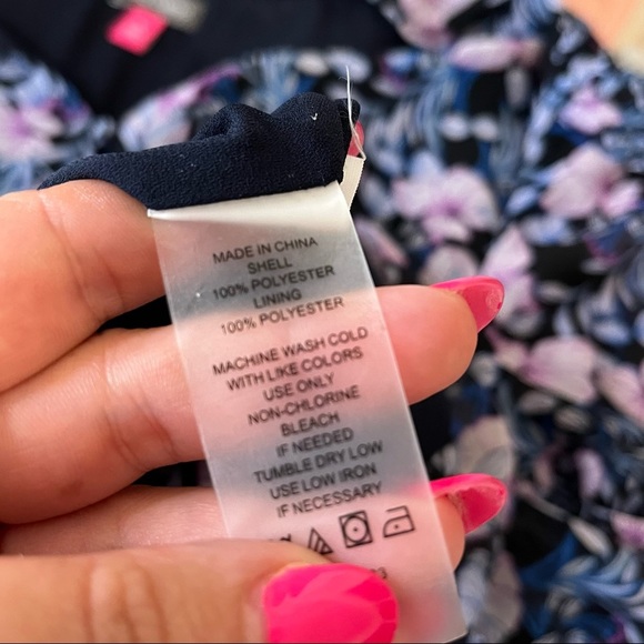 Vince Camuto Floral Print Ruffle Blouse Womens Size Medium - Picture 8 of 10